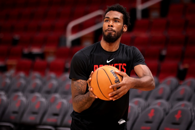 伊森不排除赛季报销的可能性 乌度卡:我们还要具体评估他的情况