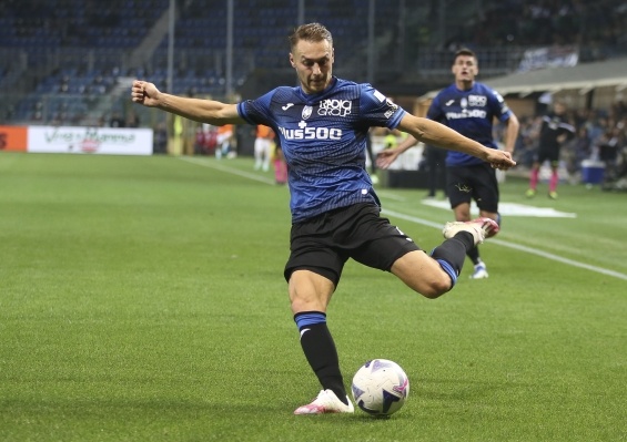 意媒:曼联利物浦与尤文竞争库普梅纳斯,亚特兰大要价6000万欧