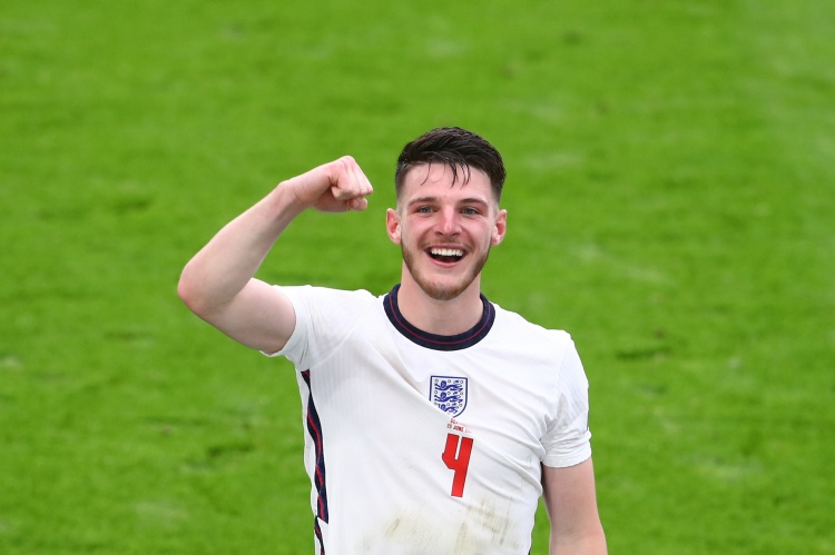 索斯盖特谈赖斯戴上队长袖标:年纪轻轻经验丰富,领导力十足