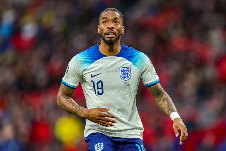 伊万-托尼:我18岁时还在玩Xbox,而梅努已开始代表国家队比赛