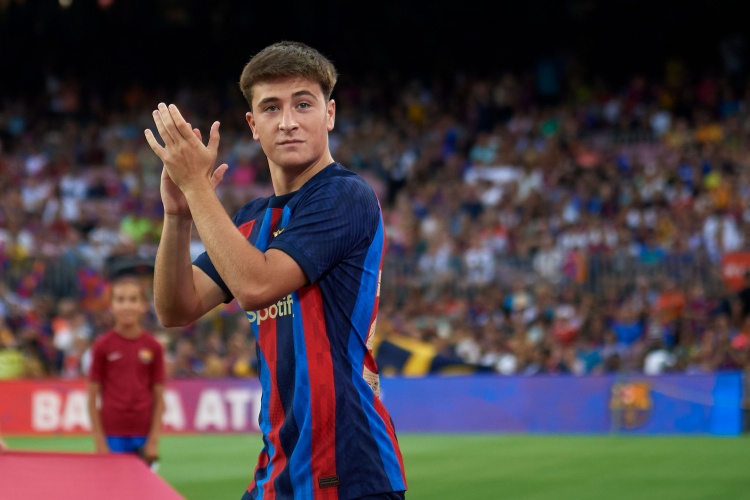 每体:多支球队对巴勃罗-托雷感兴趣,巴萨考虑出租或出售+回购