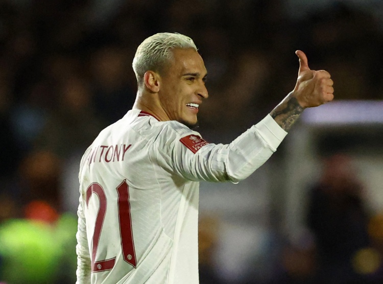 安东尼本场7次过人6次成功,创加盟曼联以来单场过人纪录