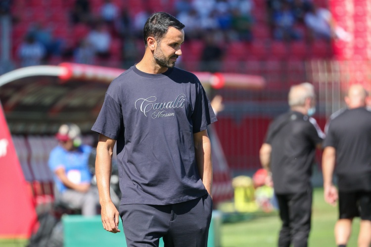 全市场:接班莫塔,博洛尼亚有意聘请蒙扎主帅帕拉迪诺执教