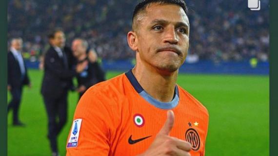 不装了!桑切斯为国米球衣P上第二颗星,随后删除