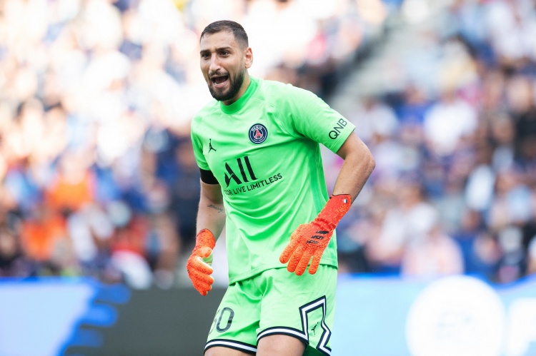 塞萨尔:第3个丢球多纳鲁马本该出击 西多夫:队友没有守在门柱旁