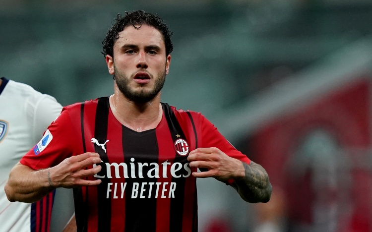 记者批评皮奥利:让这么多球员轮流踢中场,甚至包括卡拉布里亚