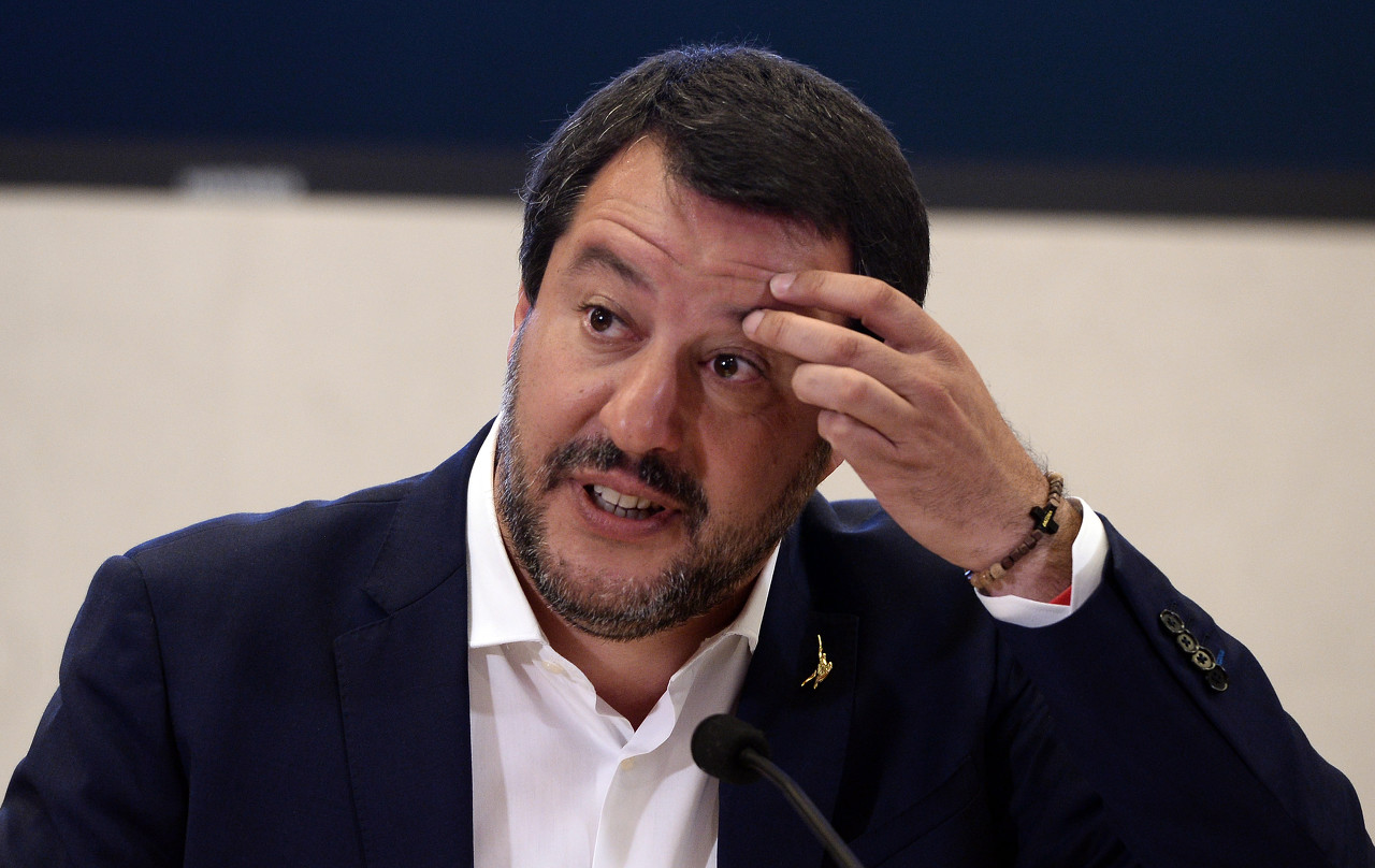 意大利副总理萨尔维尼:你可以输但必须有尊严,米兰需要改变一切