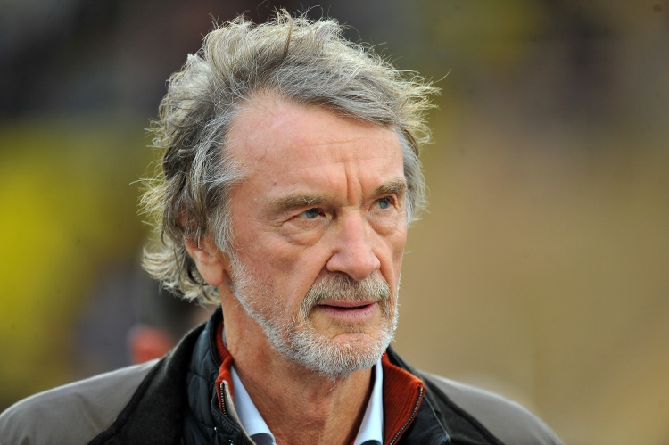 泰晤士:曼联取消了部分的福利,此举令俱乐部的员工感到失望