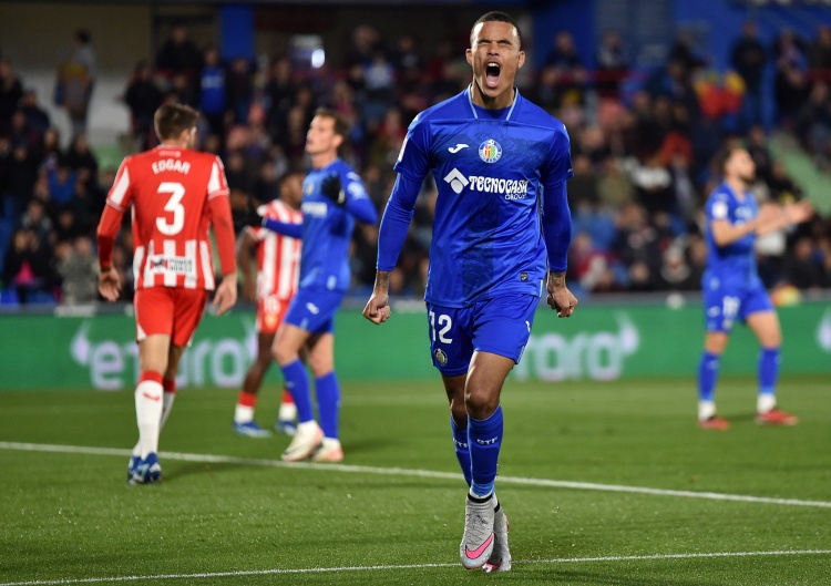 赫塔费主帅谈青木:我反对任何攻击,未来取决于曼联和他自己