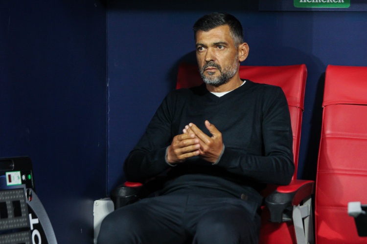 米体:经纪人门德斯向米兰推荐孔塞桑,新主席上任可能导致他失业