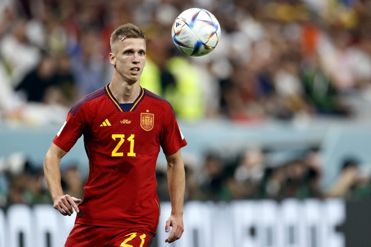 记者:哈维欣赏奥尔莫,但巴萨更加优先考虑引进尼科-威廉姆斯