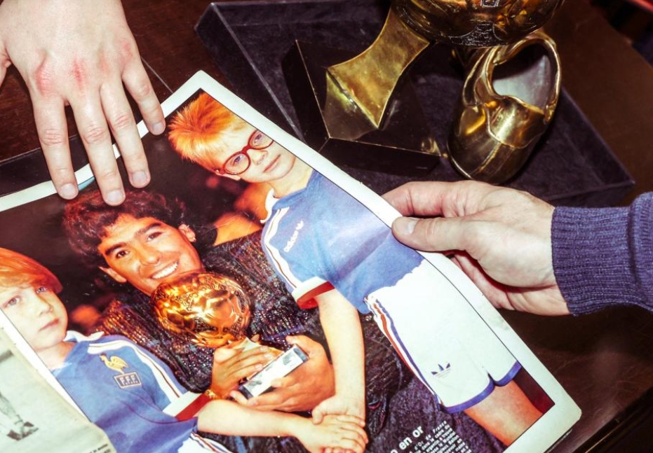 ESPN:马拉多纳被盗的世界杯金球奖奖杯现身法国拍卖行